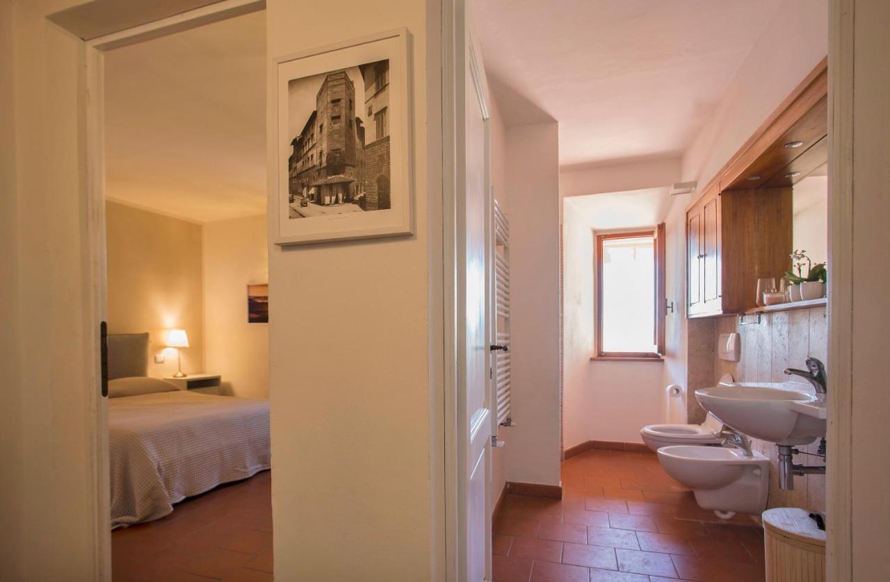 Appartamento Le Palme Con Terrazze In Centro San Gimignano Bagian luar foto